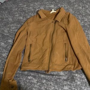 Tan time and tru jacket. Size small 4-6
